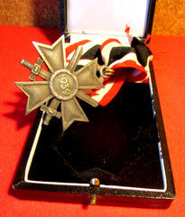 Ritterkreuz des Kriegsverdienstkreuzes 1939 mit Schwertern & Etui – Weißmetallguss, frühe Sammleranfertigung | Art.-Nr. 34525