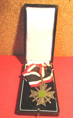 Ritterkreuz des Kriegsverdienstkreuzes 1939 mit Schwertern & Etui – Weißmetallguss, frühe Sammleranfertigung | Art.-Nr. 34525