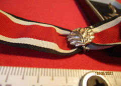 Ritterkreuz mit Eichenlaub im Etui mit Magnetischem Kern am Band Museumsanfertigung Nachkriegsfertigung Souval