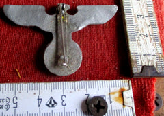 NSDAP Partei-Adler mit HK an Nadel Wehrmacht Abzeichen aus einem alten Händlerbestand