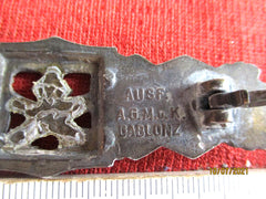 Nahkampfspange in Silber Herstellermarkierung "Ausf. A.G.M.u.K. Gablonz" und "FEC.W.E. PEEKHAUS BERLIN" guter Zustand