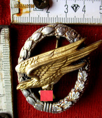 Luftwaffe Fallschirmjäger Orden Fallschirmschützen-Abzeichen Adler vergoldet genietet runde unmagnetische Nadel Souval