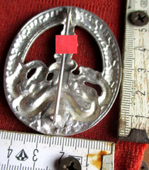 Bandenkampfabzeichen in Silber hohl geprägt  runde unmagnetische Nadel Schöne Sammleranfertigung