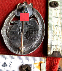 Insigne de char, insigne de combat blindé en argent, estampé creux, provenant d'un ancien stock de revendeur.