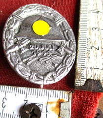 Stauffenberg Attentat 20.Juli 1944 auf Hitler  Verwundeten Abzeichen in Silber L12 Souval Hersteller Punze  Metall mit Nadel Schöne Museumsanfertigung