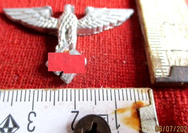 Wehrmacht Adler mit HK für Mütze in Metall  Schöne Museumsanfertigung  aus einem alten Händlerbestand