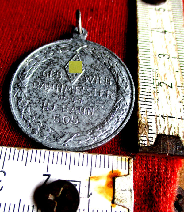 HJ Siegermedaille Wien Bann 505 – Bahnmeister Laufen 1941 | Original Militaria