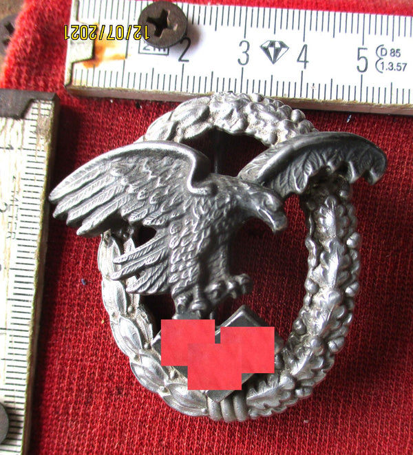 Luftwaffe – Flugzeugführerabzeichen, versilbert, aufgelegter Adler genietet, runde unmagnetische Nadel (Sammleranfertigung)
