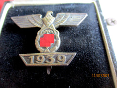 Wiederholungsspange zum Eisernen Kreuz 1. Klasse 1939 – 800 Silber gepunzt, im Etui (Original)