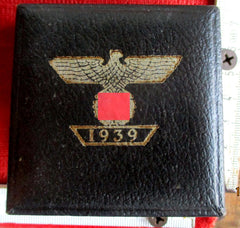 Wiederholungsspange zum Eisernen Kreuz 1. Klasse 1939 – 800 Silber gepunzt, im Etui (Original)