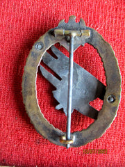 Wehrmacht – Fallschirmschützenabzeichen, Hersteller gemarkt, Adler genietet (Original)