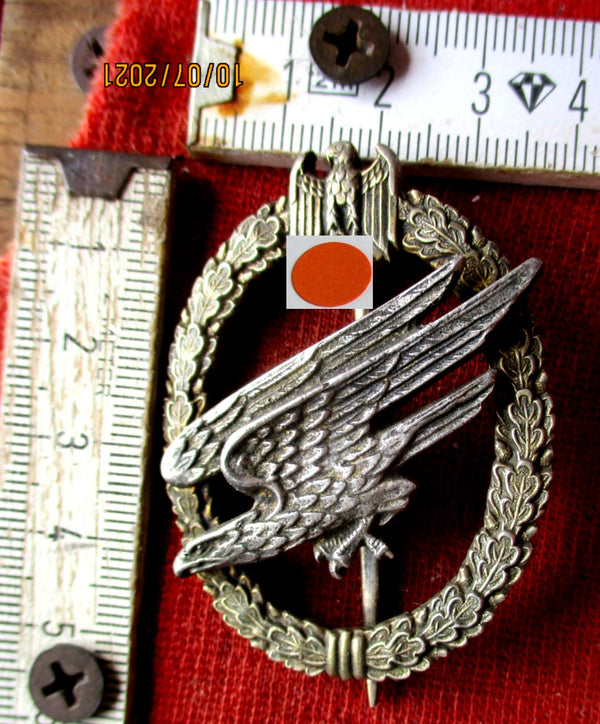 Wehrmacht – Insigne parachutiste de l'Armée de terre | A.G.M.u.K. Gablonz | Aigle riveté | Pièce originale