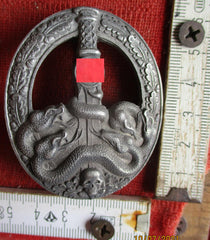 Insigne anti-partisans – Zinc argenté | Avec aiguille | Fabrication musée | Reproduction de collection