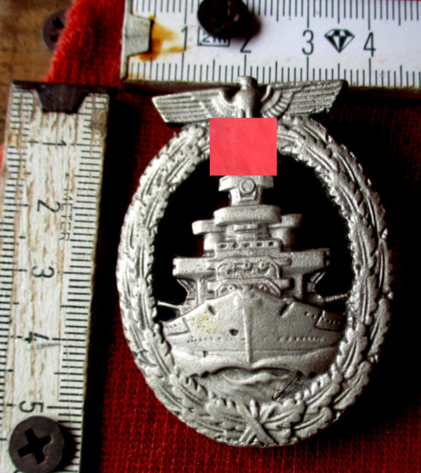 Insigne de la Flotte de combat Kriegsmarine – Fabrication d'après-guerre début années 1950 (Reproduction)