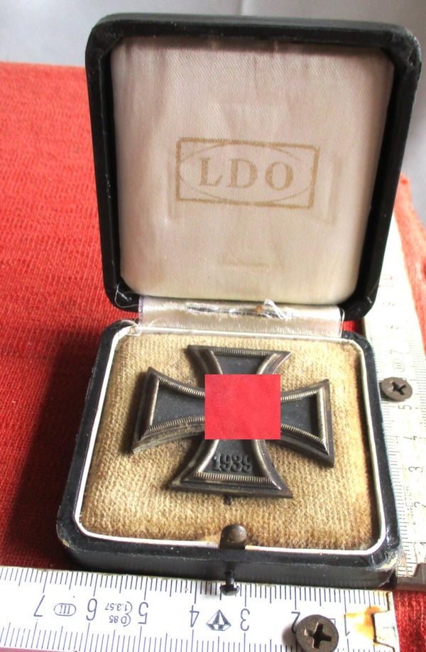 Eisernes Kreuz 1. Klasse 1939 im LDO Etui EK 1 ohne Hersteller aus einem alten Händlerbestand