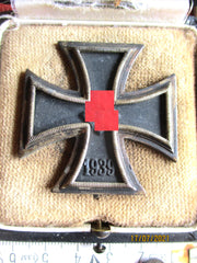 Eisernes Kreuz 1. Klasse 1939 im LDO Etui EK 1 ohne Hersteller aus einem alten Händlerbestand