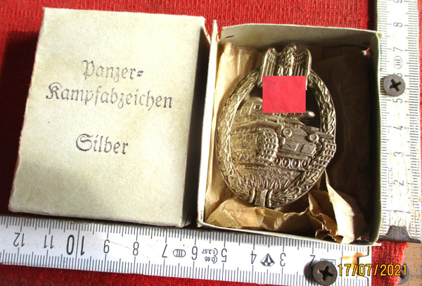 Panzerkampfabzeichen in SILBER Hersteller L 43 mit zugehöriger Verleihungsschachtel schöne Patinierung