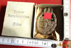 Panzerkampfabzeichen in SILBER Hersteller L 43 mit zugehöriger Verleihungsschachtel schöne Patinierung