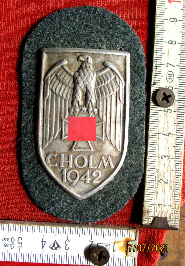 Wehrmacht Cholmschild 1942 auf Heeresstoff Ärmelschild mit Papierabdeckung