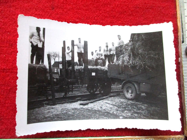 Wehrmacht Foto Verladung Stroh Russland Rückseite beschrieben