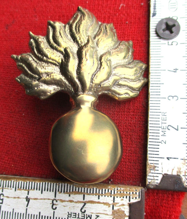 Sturm-Pionier Abzeichen Preussen Grenadiermütze Mineure Bergmann Pioniere Artillerie France Belgique&nbsp; Material: massiv Messing